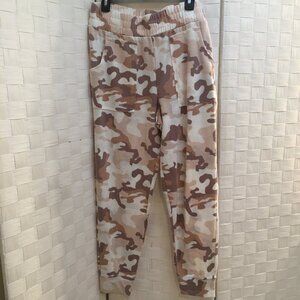 NWT Jessica Simpson camo sweatpants Medium